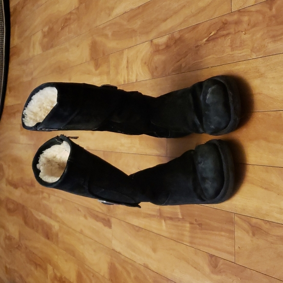 Ugg boots - Picture 1 of 8